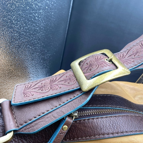 638 Gianni Bini Western HUGE leather bag w brass hdw travel bag - Picture 2 of 15